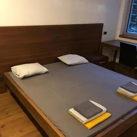 Apartment Vracar 150 M2 Five Bed For 8 Belgrade