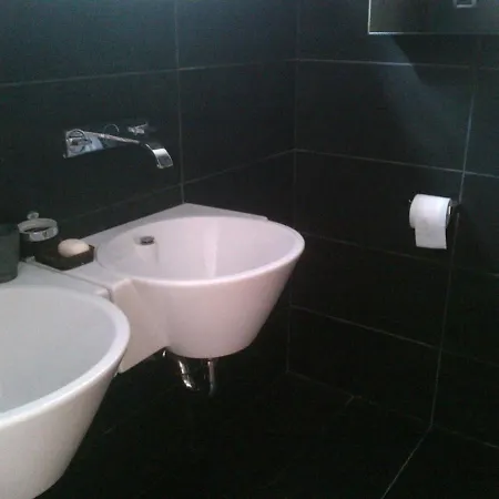 Vracar 150 M2 Five Bed For 8 * Belgrade